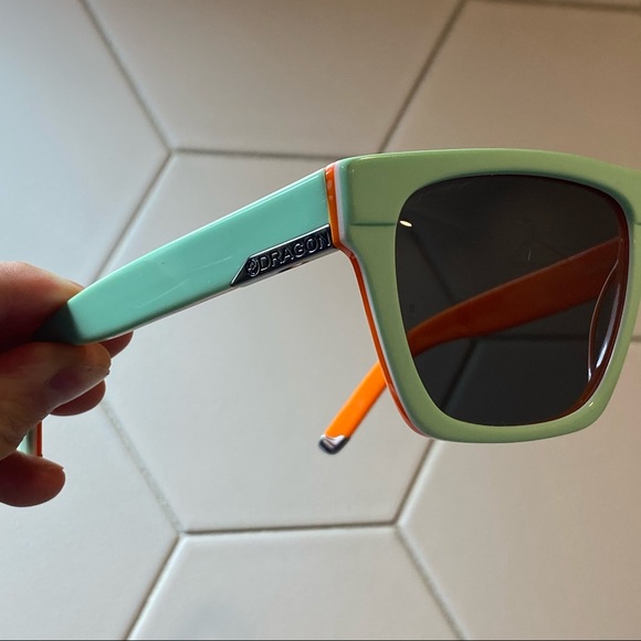 Dragon Regal Mint Tango Sunglasses - Picture 2 of 6